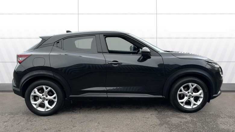 Nissan Juke 1.0 DiG-T N-Connecta 5dr Petrol Hatchback